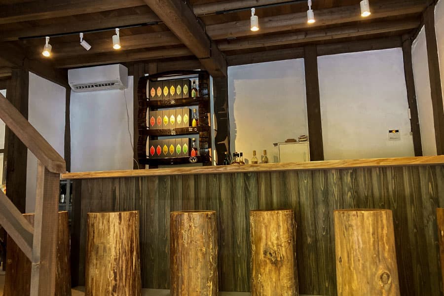 スローな時間をより楽しむBAR