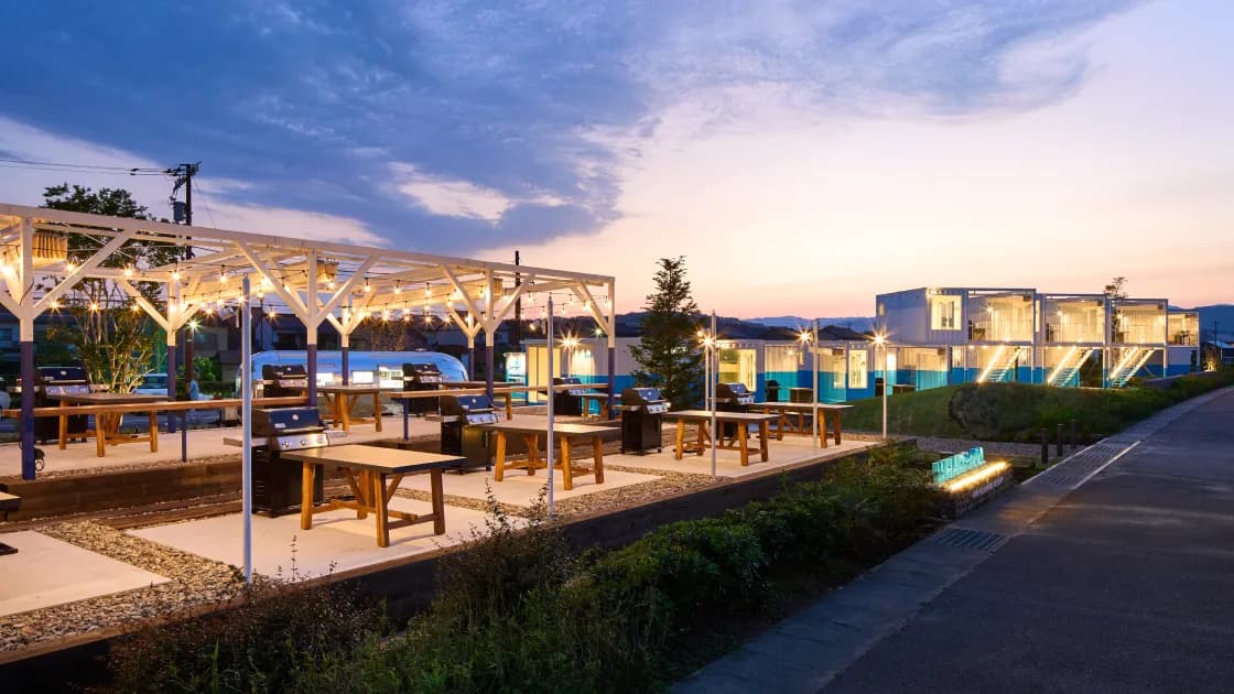 WHARF & CO.
