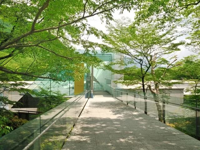 ポーラの森美術館(施設外)